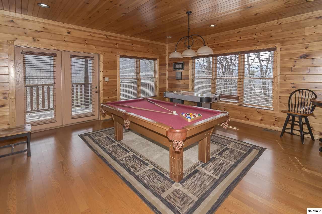 812 Resort Way, Unit ROCKYTOP Gatlinburg, TN 37738 - Photo 18 of 29 Gallery Image 18