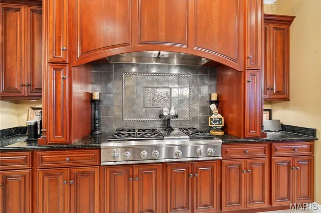 $875,000 | 328 Kathie Drive, Charleston, MO 63834