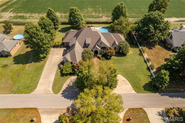 $875,000 | 328 Kathie Drive, Charleston, MO 63834