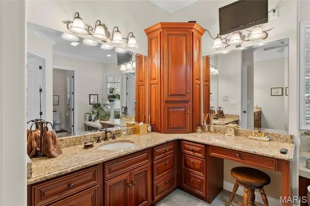 $875,000 | 328 Kathie Drive, Charleston, MO 63834