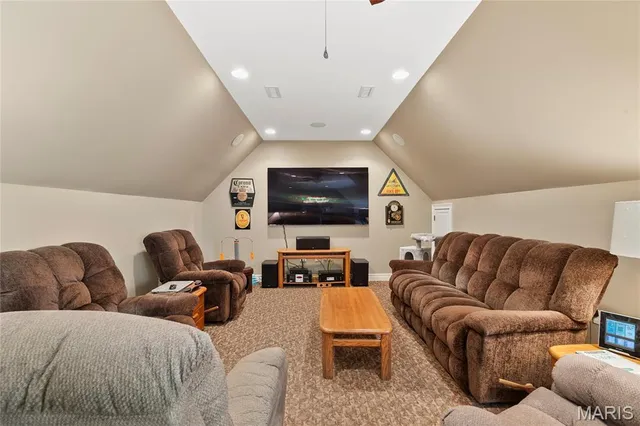 $875,000 | 328 Kathie Drive, Charleston, MO 63834