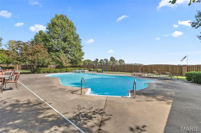 $875,000 | 328 Kathie Drive, Charleston, MO 63834