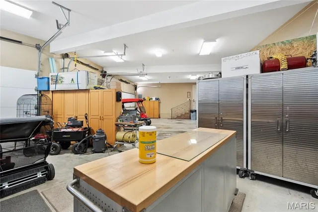 $875,000 | 328 Kathie Drive, Charleston, MO 63834