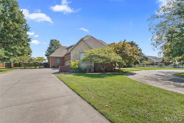 $875,000 | 328 Kathie Drive, Charleston, MO 63834