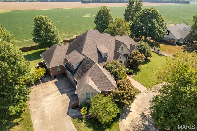 $875,000 | 328 Kathie Drive, Charleston, MO 63834