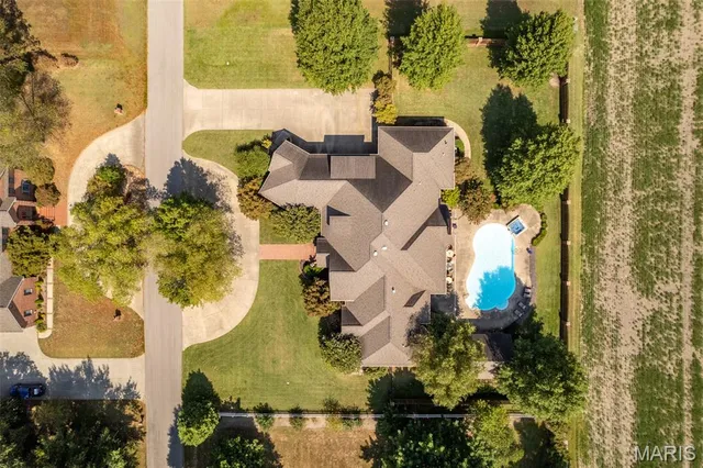 $875,000 | 328 Kathie Drive, Charleston, MO 63834