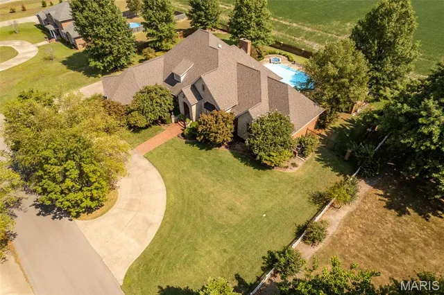 $875,000 | 328 Kathie Drive, Charleston, MO 63834