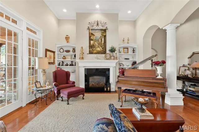 $875,000 | 328 Kathie Drive, Charleston, MO 63834