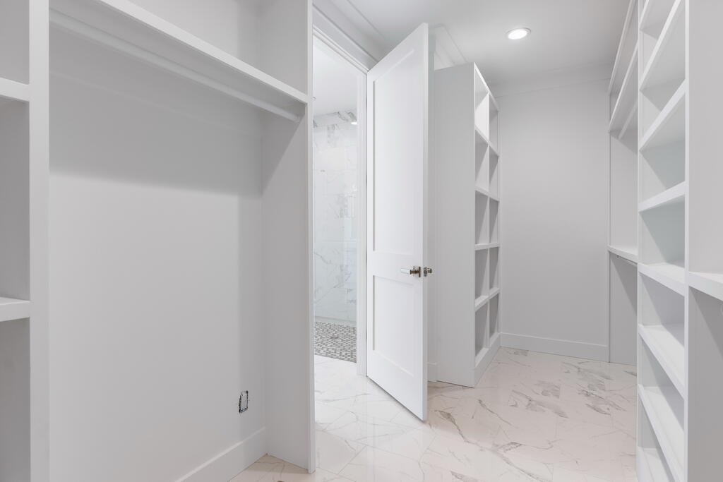 100 Grizzly Street Freeport, FL 32439 - Photo 34 of 65 a view of elevator