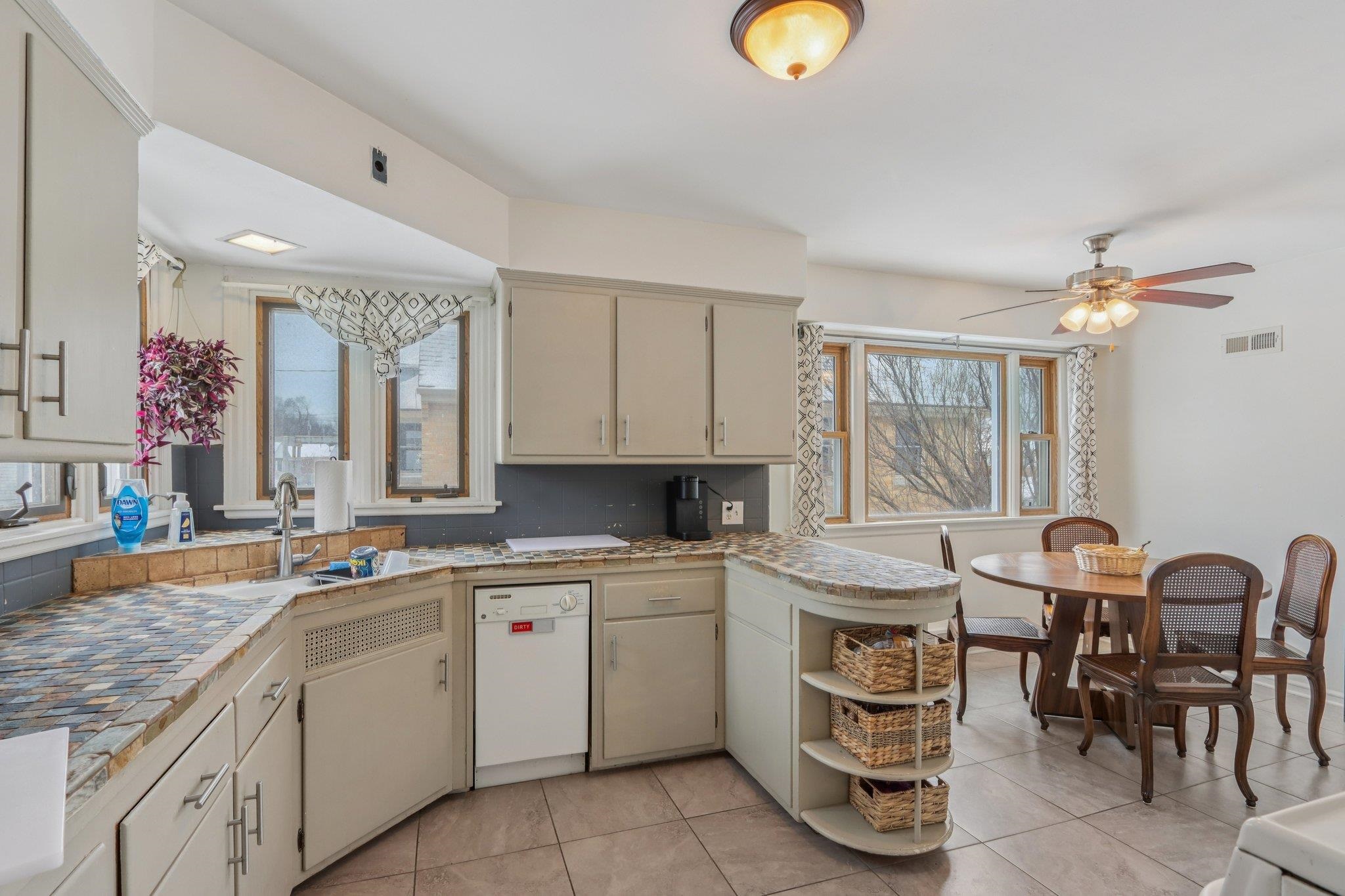 3040 North 83rd Street Milwaukee, WI 53222 - Photo 14 of 46