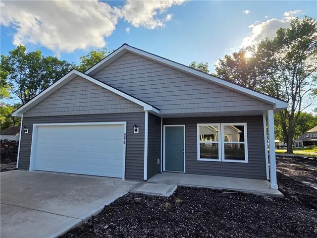 $259,000 | 542 North W Lexington Street, Adrian, MO 64720