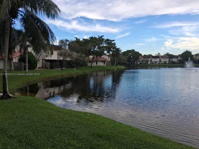 $499,500 | 10830 Northwest 8th Street, Pembroke Pines, FL 33026