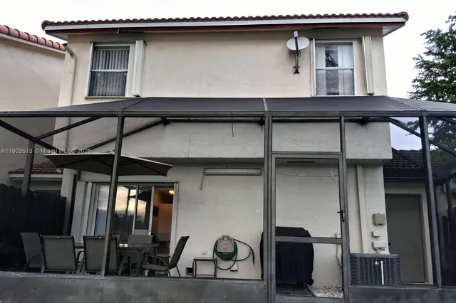 $499,500 | 10830 Northwest 8th Street, Pembroke Pines, FL 33026