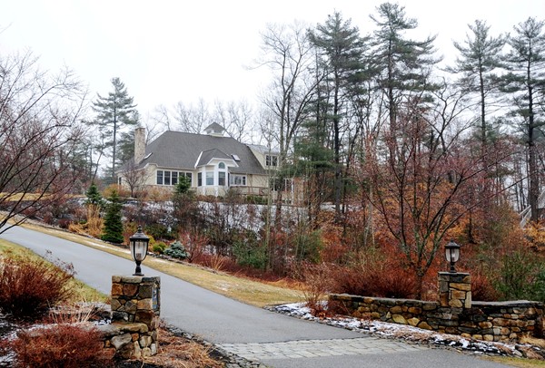 53 Fox Run Road Bolton, MA 01740 - Photo 1 of 25 Gallery Image 1