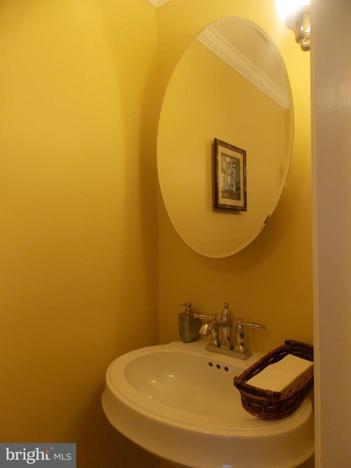4406 Barnaby Road Southeast Washington, DC 20032 - Photo 14 of 17 Bath