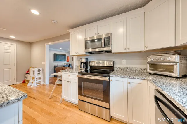 $619,900 | 64 Somerset Lane, Somers, CT 06071