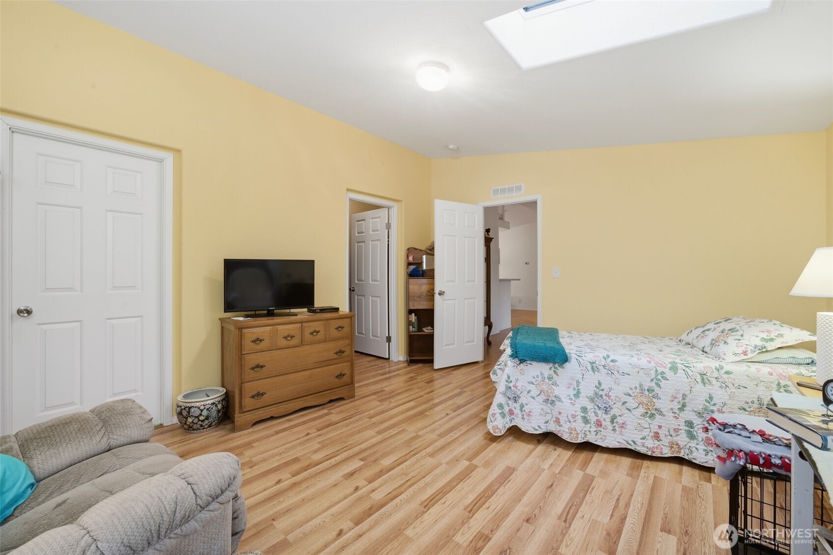 0 Jennings Street Sedro-Woolley, WA 98284 - Photo 30 of 40 a living room with furniture and a flat screen tv
