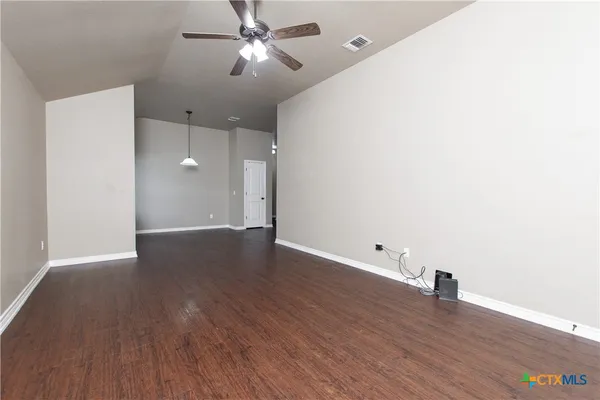 $1,275 | 502 Sladecek Drive, Unit A, Killeen, TX 76542