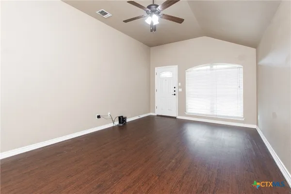 $1,275 | 502 Sladecek Drive, Unit A, Killeen, TX 76542