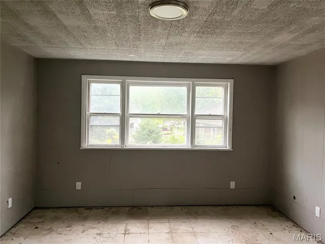 $34,900 | 2721 Old Hanley Road, St. Louis, MO 63114