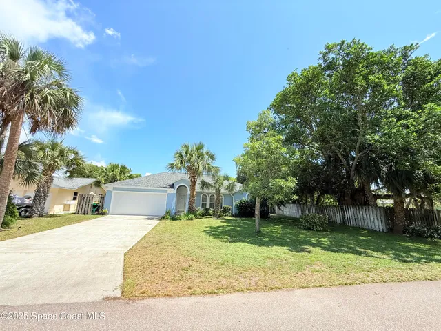 $2,900 | 106 Delvalle Street, Melbourne Beach, FL 32951