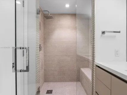 $725,000 | 2000 Island Boulevard, Unit 903, Aventura, FL 33160