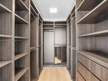 $725,000 | 2000 Island Boulevard, Unit 903, Aventura, FL 33160