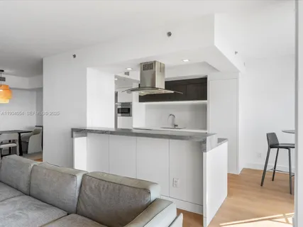 $725,000 | 2000 Island Boulevard, Unit 903, Aventura, FL 33160