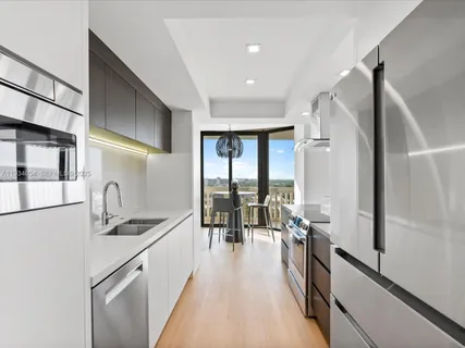 $725,000 | 2000 Island Boulevard, Unit 903, Aventura, FL 33160