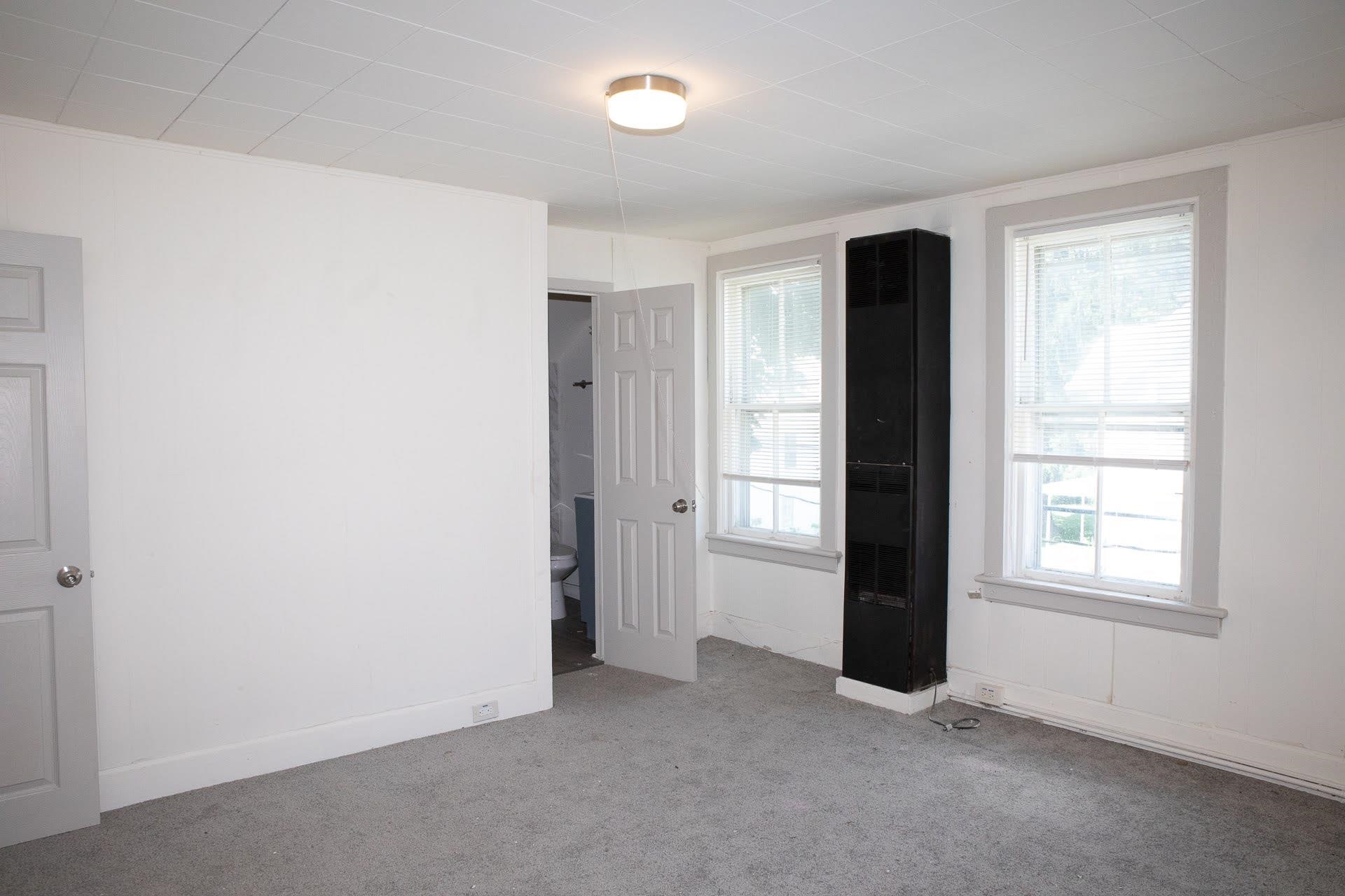 317 Pleasant Street Bennington, VT 05201 - Photo 11 of 40