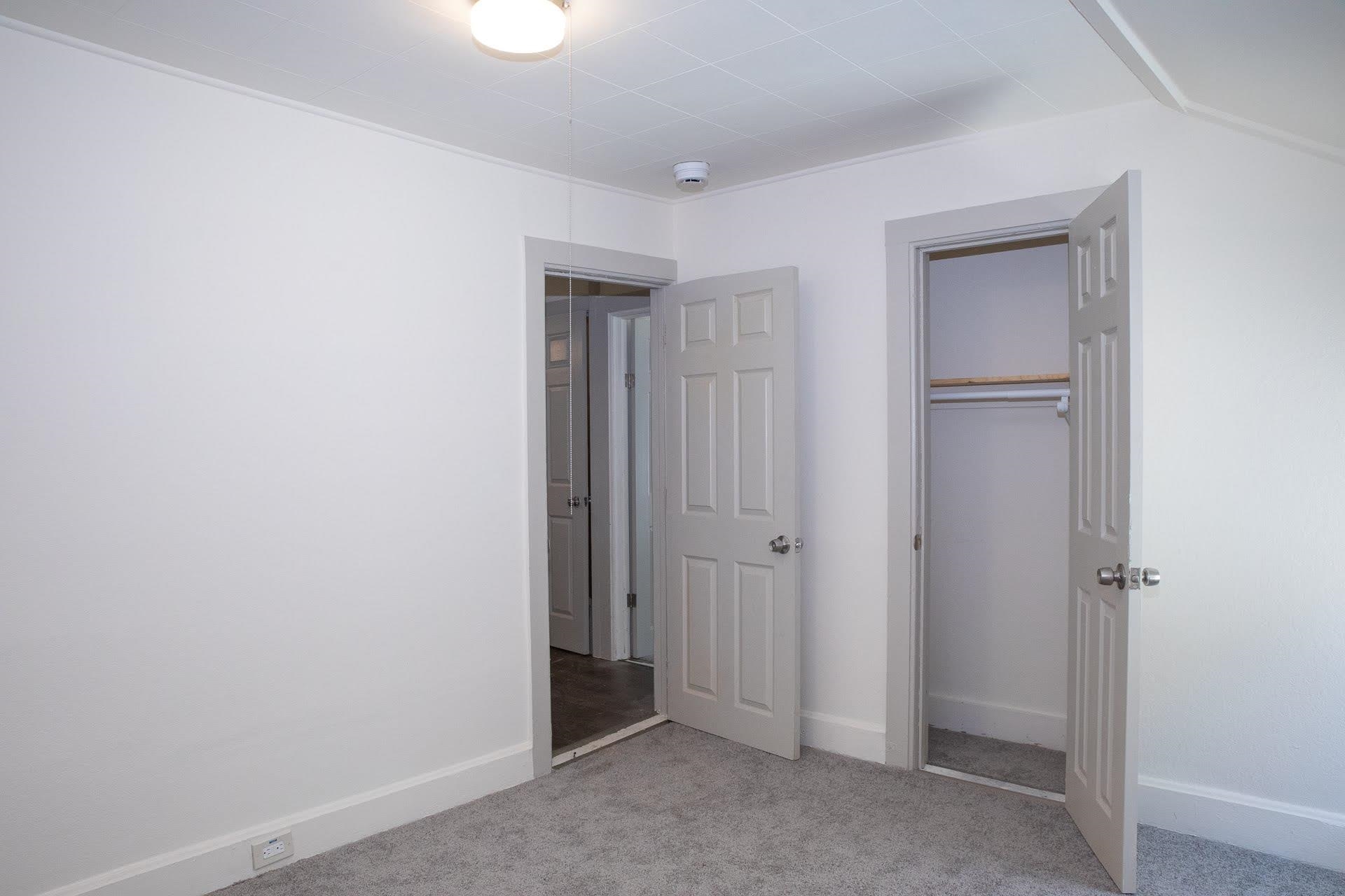 317 Pleasant Street Bennington, VT 05201 - Photo 19 of 40