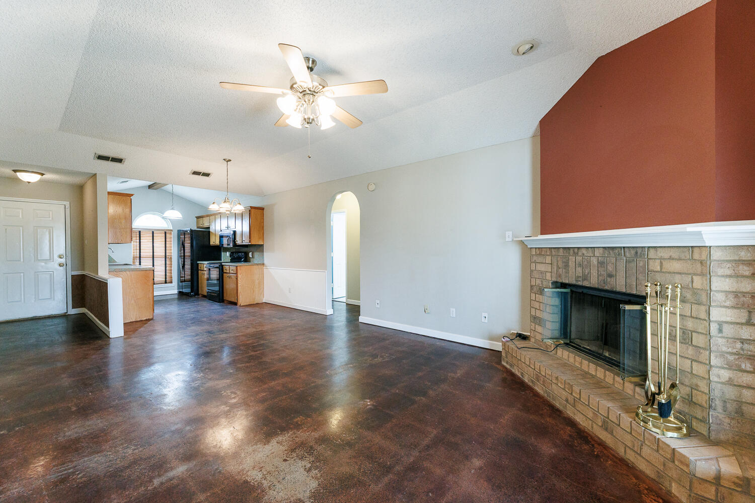 6301 33rd Street Lubbock, TX 79407 - Photo 9 of 41 Living Area