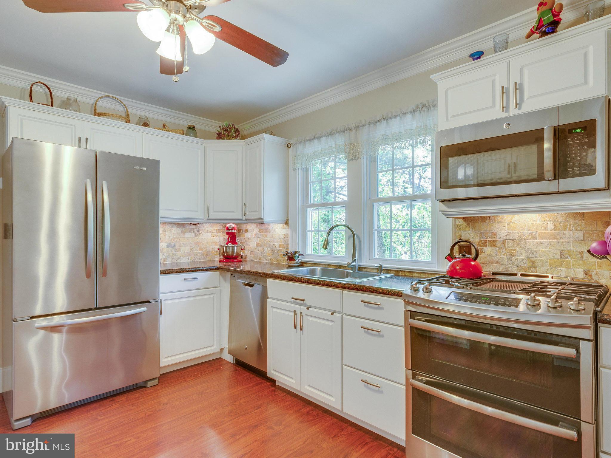 43730 Partlow Road Ashburn, VA 20147 - Photo 8 of 30 Kitchen