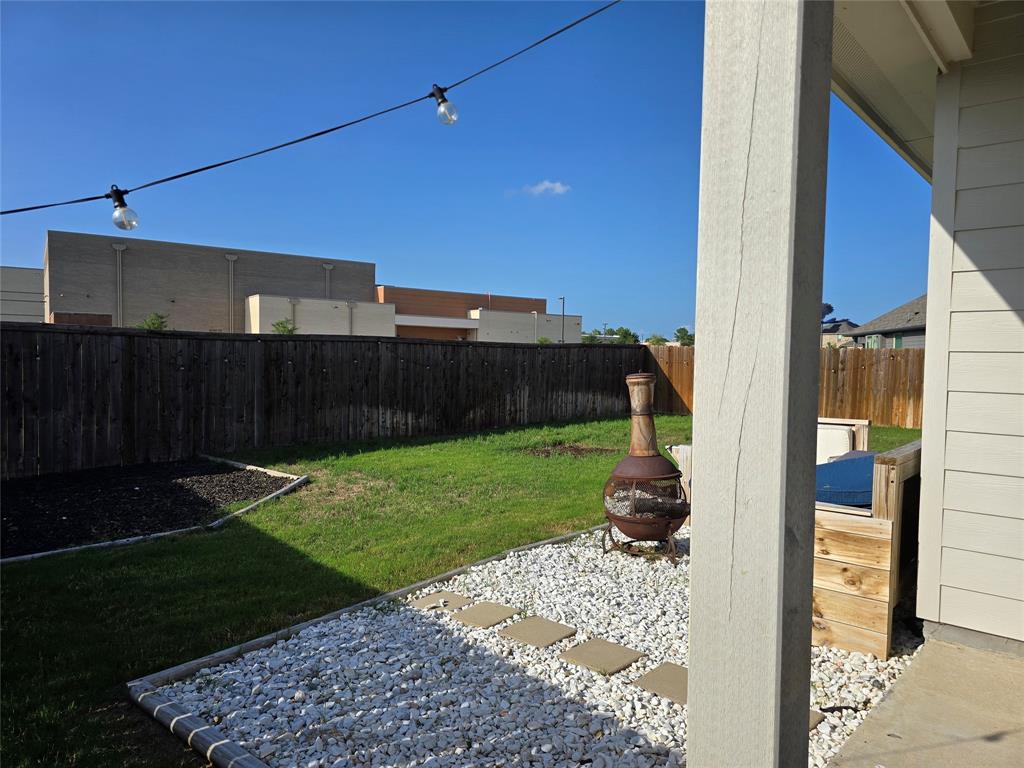 508 Williams Way Van Alstyne, TX 75495 - Photo 24 of 26 a view of a backyard