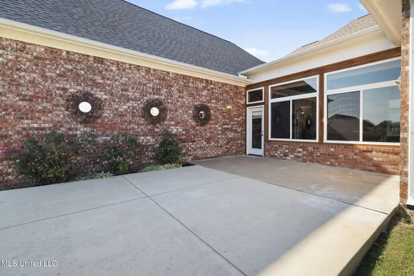 $499,000 | 4721 Pleasant Breeze Drive, Olive Branch, MS 38654