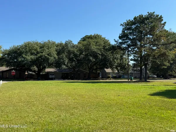 $15,000 | 0 Dixie Drive, Picayune, MS 39466