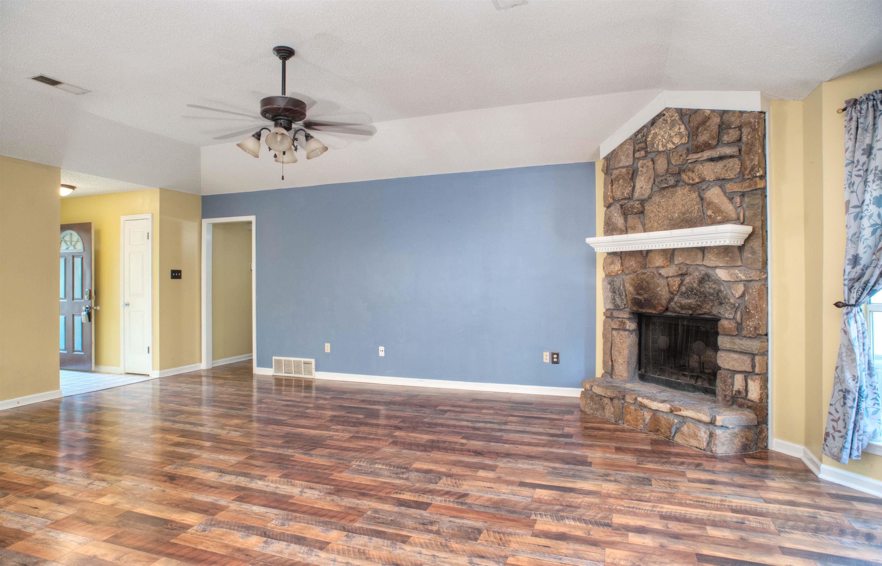 6652 Elmore Ridge Lane Memphis, TN 38134 - Photo 2 of 19