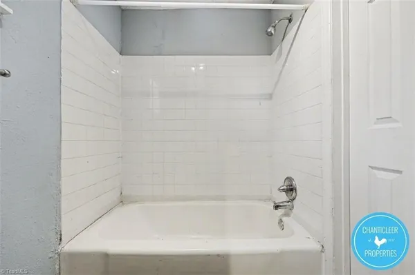 $695 | 1047 West Academy Street, Unit 7, Winston-Salem, NC 27101