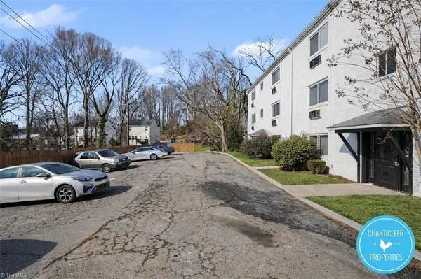 $695 | 1047 West Academy Street, Unit 7, Winston-Salem, NC 27101