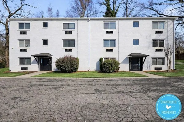 $695 | 1047 West Academy Street, Unit 7, Winston-Salem, NC 27101