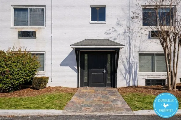$695 | 1047 West Academy Street, Unit 7, Winston-Salem, NC 27101