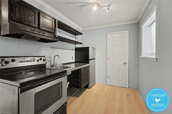 $695 | 1047 West Academy Street, Unit 7, Winston-Salem, NC 27101