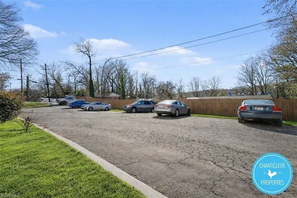 $695 | 1047 West Academy Street, Unit 7, Winston-Salem, NC 27101