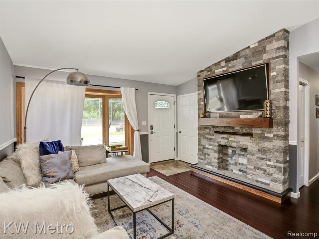 481 Sheldon Road Plymouth, MI 48170 - Photo 9 of 24