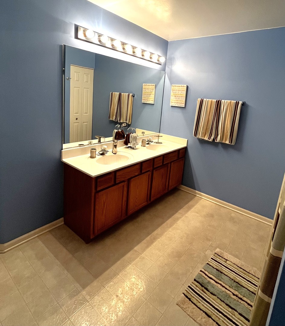 1985 Misty Ridge Lane Aurora, IL 60503 - Photo 18 of 20 Gallery Image 18