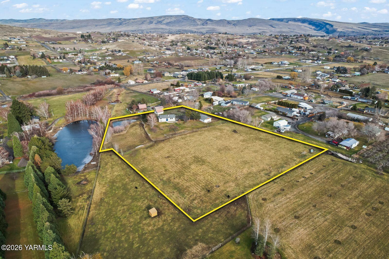 512 Taylor Road Selah, WA 98942 - Photo 34 of 36 a view of a city