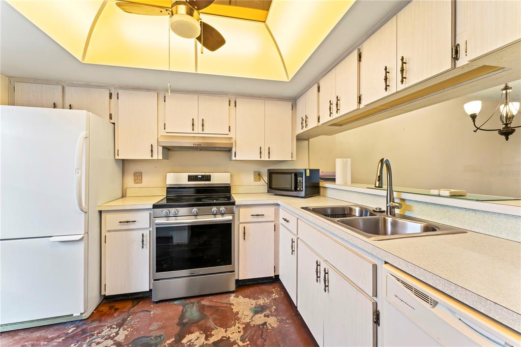 7200 Ulmerton Road, Unit C3 Largo, FL 33771 - Photo 7 of 30