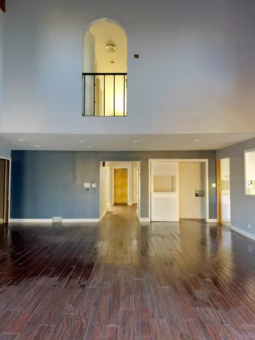 $735,000 | 19-w084 19-w084 N Chateaux Avenue, Oak Brook, IL 60523