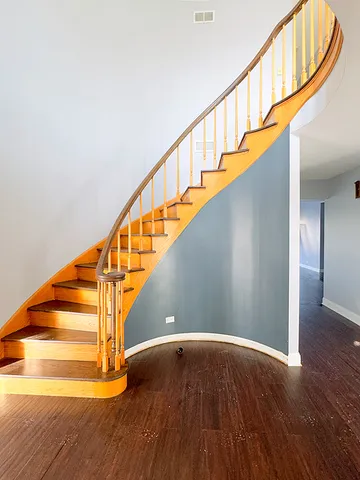 $735,000 | 19-w084 19-w084 N Chateaux Avenue, Oak Brook, IL 60523