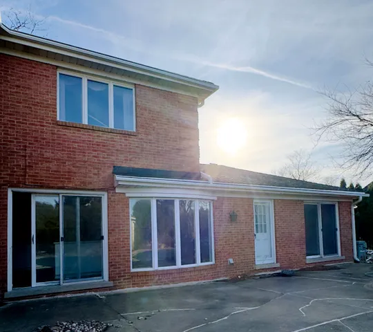 $735,000 | 19-w084 19-w084 N Chateaux Avenue, Oak Brook, IL 60523